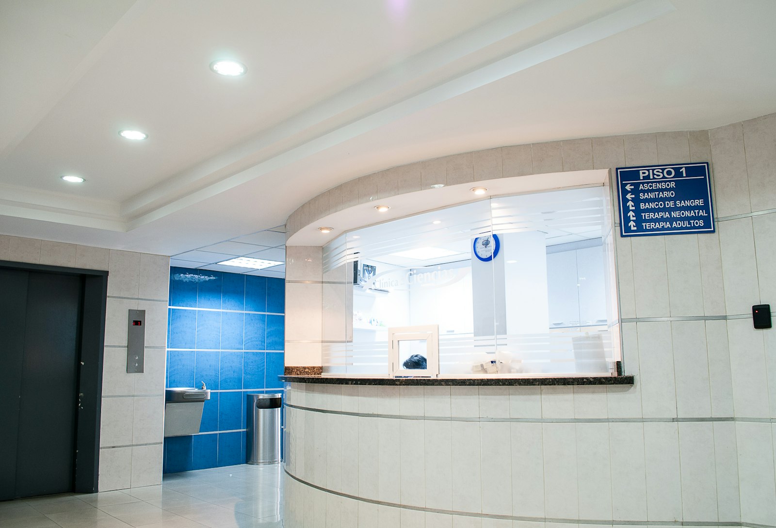 Aydınlık klinik resepsiyonu